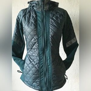 Athleta Rock Springs Quilted Jacket with Hood Teal Size Medium